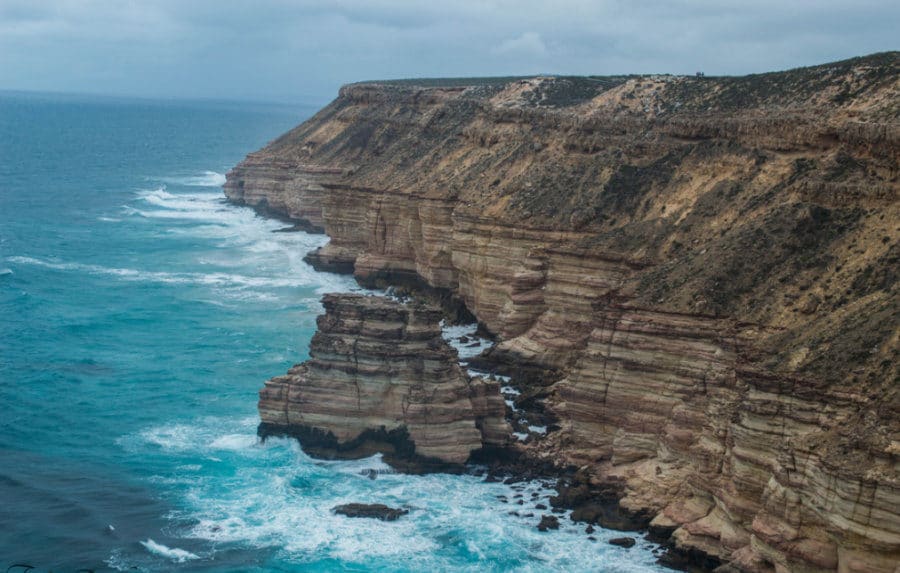 Coastal view of the view ocean against the cliff sides