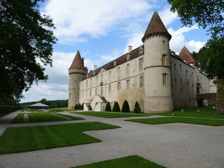 23 Best Castles In France For A Magical Experience Two Drifters