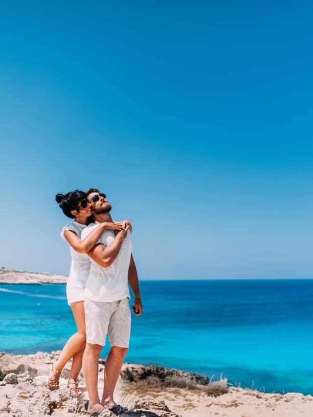 A NO-STRESS BEACH VACATION PACKING LIST FOR COUPLES STORY