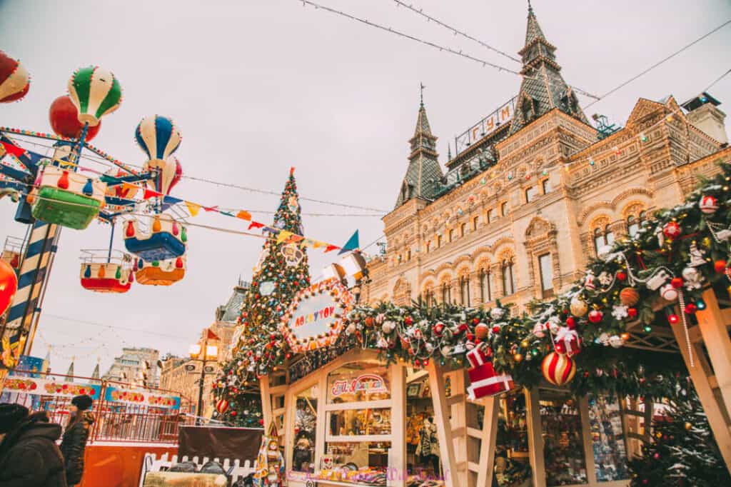 Gold buildings and decorations in one of the most romantic European vacation spots