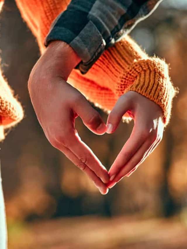 HOW TO BE MORE ROMANTIC: 12 ROMANTIC TIPS TO TRY TODAY! STORY